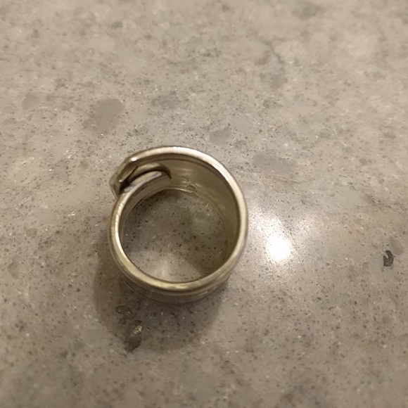 Vintage Handmade silver spoon ring - Picture 3 of 5